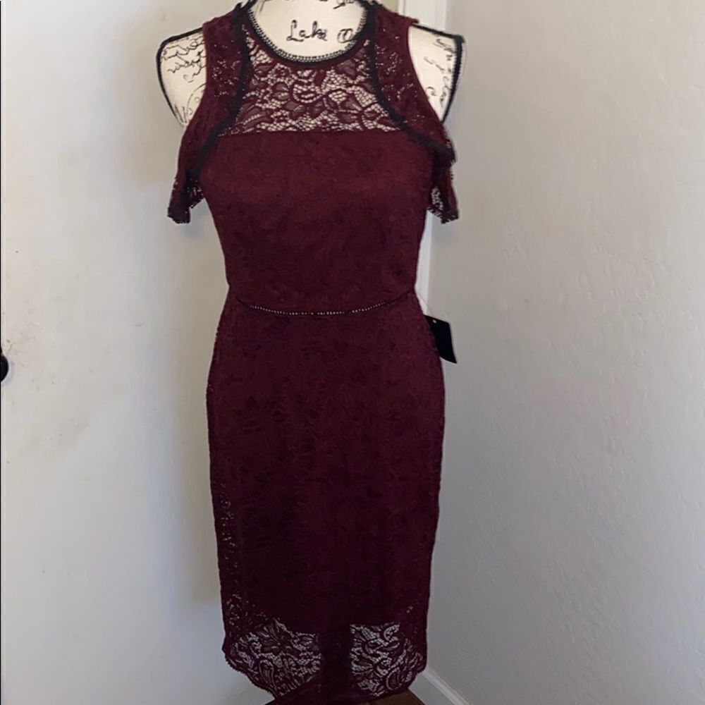 Bebe Lace Cold Shoulder Midi Ruffle Dress Modern Event Party Special Occasion - Picture 5 of 13